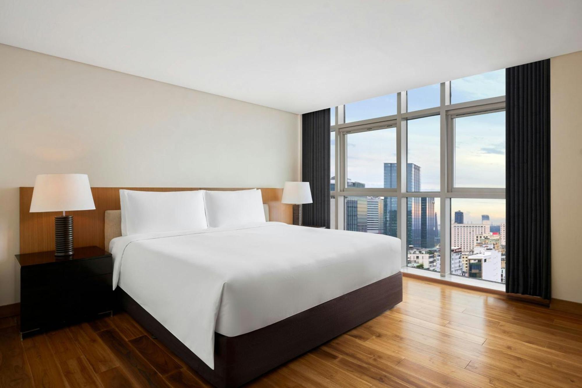 Jw Marriott Hotel And Suites Saigon Хошимин Экстерьер фото